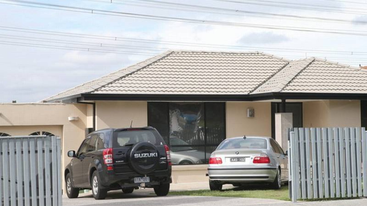 Vivienda en Hallam, un suburbio de Melbourne, en la que ha sido detenido uno de los sospechosos de estar preparando un atentado yihadista.-Foto:   EFE / DAVID CROSLING