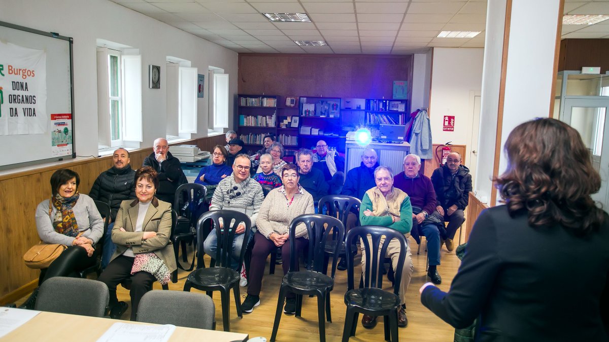 Miembros de Alcer durante la celebración de la asamblea de la asociación. TOMÁS ALONSO