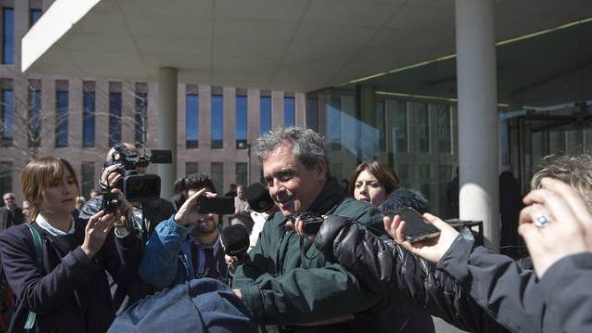 Jordi Pujol Ferrusola, ante la Ciutat de la Justícia, donde declaró el pasado 26 de marzo.-ALBERT BERTRAN