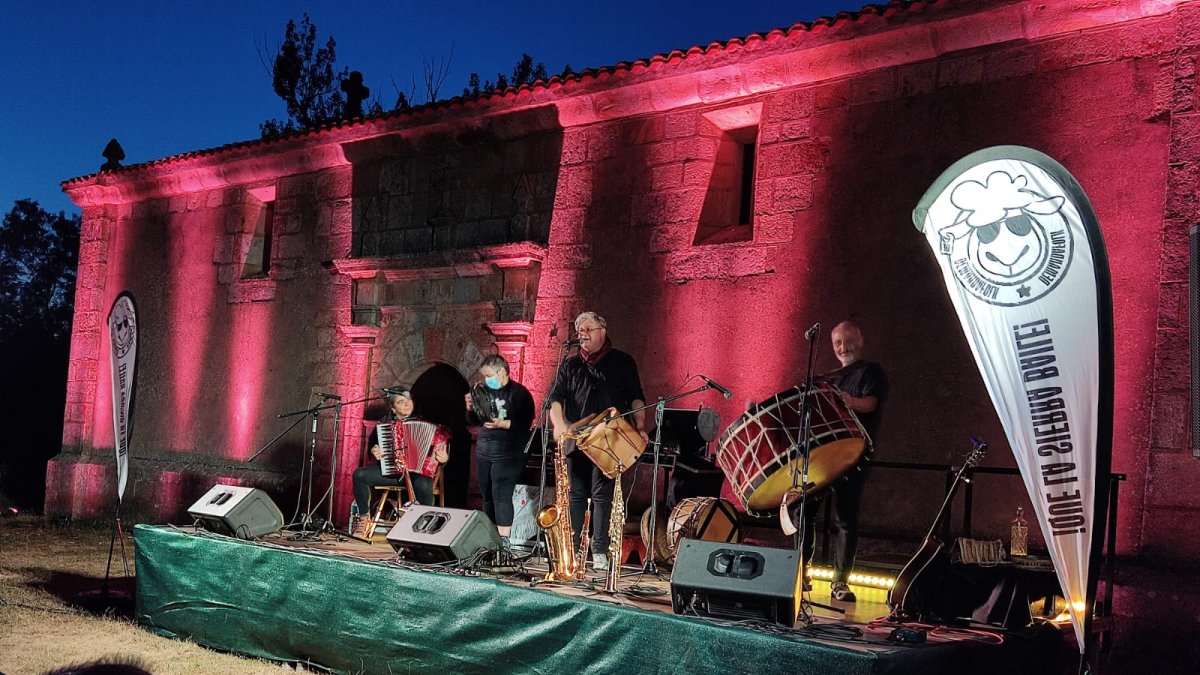 Concierto de Ursaria en el festival Demandafolk. ECB