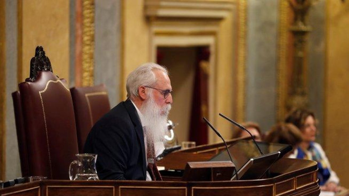 El socialista Agustín Javier Zamarrón, presidente de la mesa de edad del Congreso.-EFE