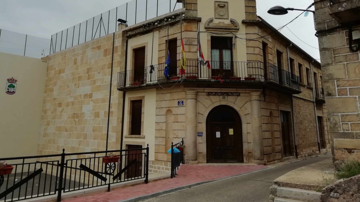 Ayuntamiento de Regumiel de la Sierra. J. G. L.