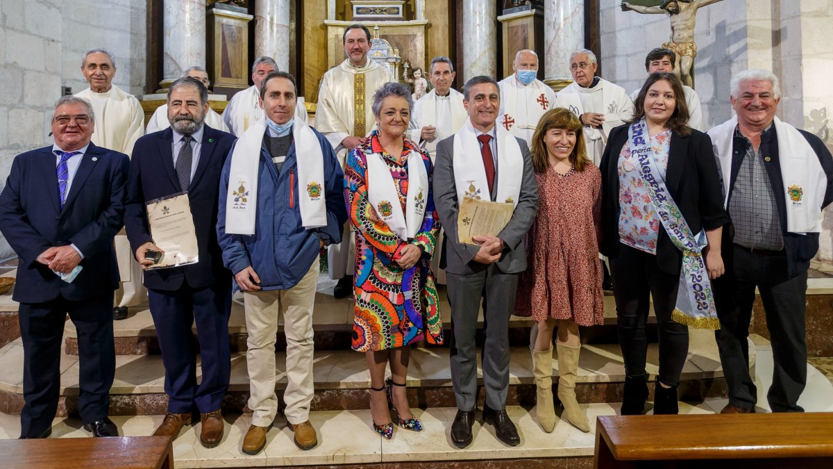 Tras la misa se entregaron reconocimientos a Fundación Caja de Burgos y Aspanias. SANTI OTERO