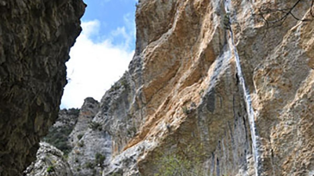 Junto a Herrán, el desfiladero de Purón, bello recorrido con impresionantes vistas.-ECB