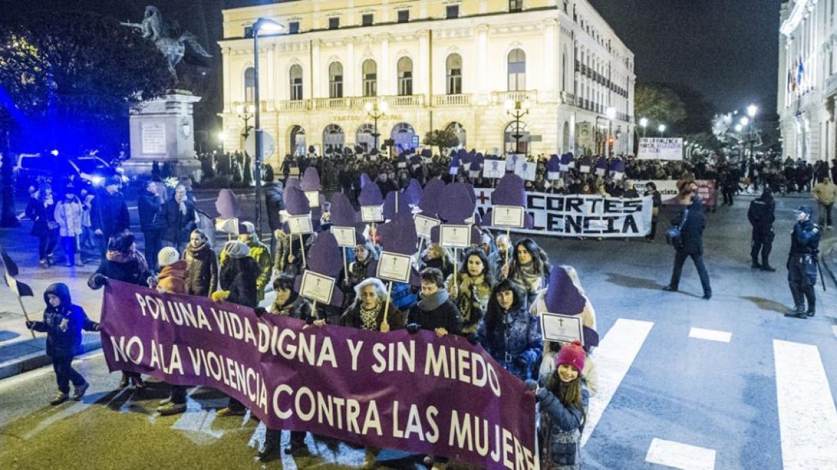 Manifestación en Burgos contra la violencia de género-ISRAEL L. MURILLO
