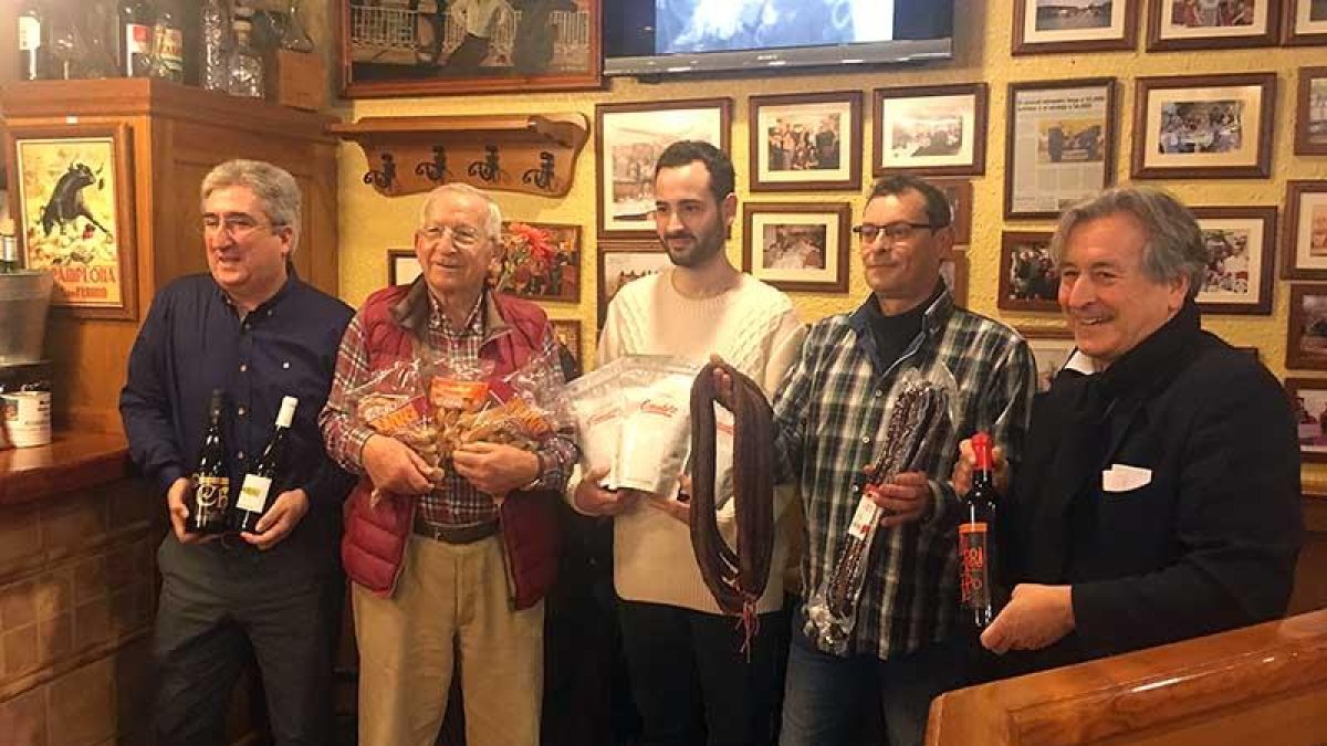 Los representantes de las empresas que participan en la muestra presumieron ayer de sus productos en Bilbao.-JESÚS URBINA