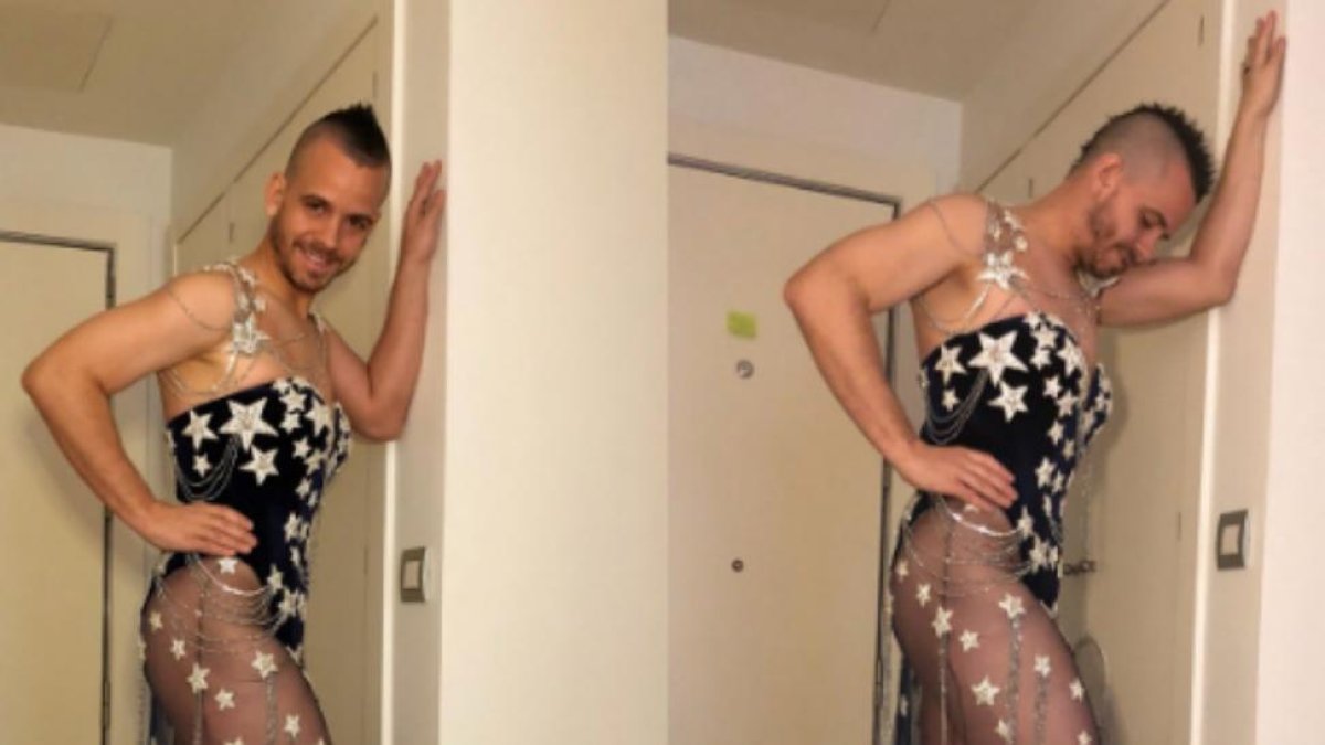 El chef Dabiz Muñoz, con el vestido de Pedroche de la Nochevieja del 2016.-TWITTER