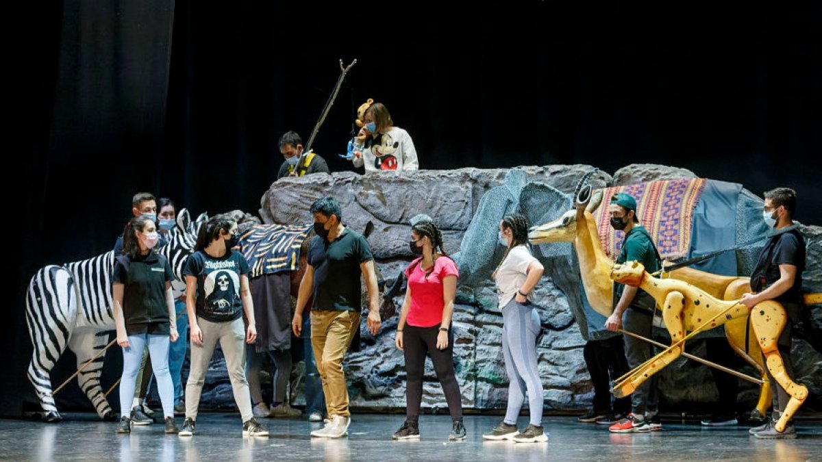 Ensayo de Atemub, en el Teatro Clunia, ante el inminente estreno de 'Simba'. SANTI OTERO