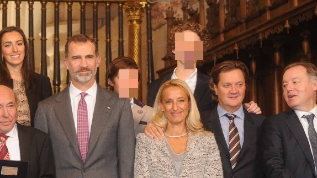 La familia Antolín junto al Rey Felipe VI en la entrega a José Antolín del Premio Reino de España a la Trayectoria