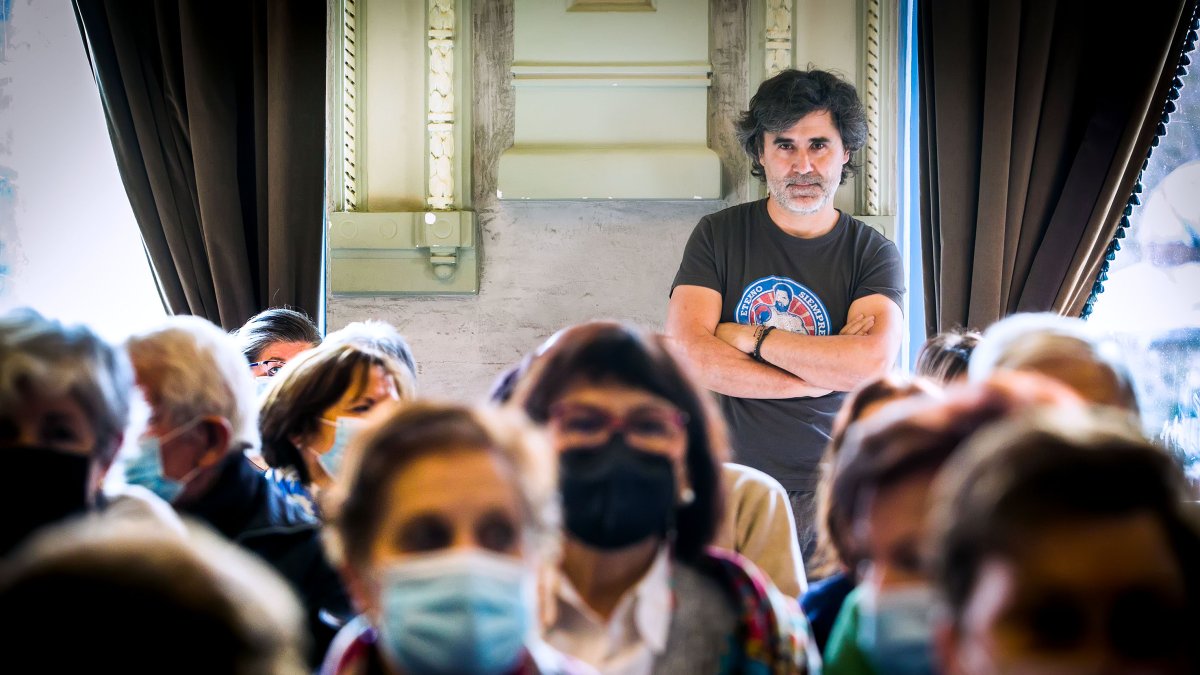 Pedro Simón instantes antes de la charla en la Sala Polisón. SANTI OTERO