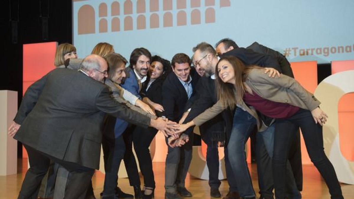Albert Rivera al final del acto de Ciutadans en el Palau de Congressos de Tarragona.-JOAN REVILLAS