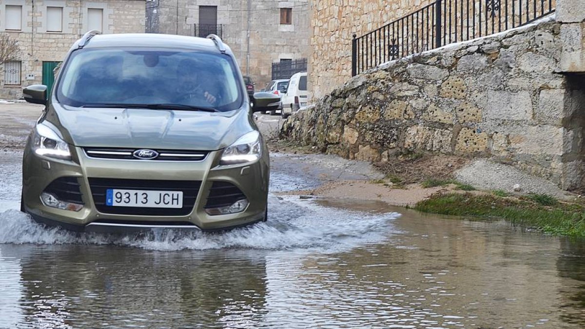 El Ford Kuga es un gran exponente de este segmento y en su primera generación, tuvo un éxito de ventas arrollador.-HÉCTOR FUSTEL