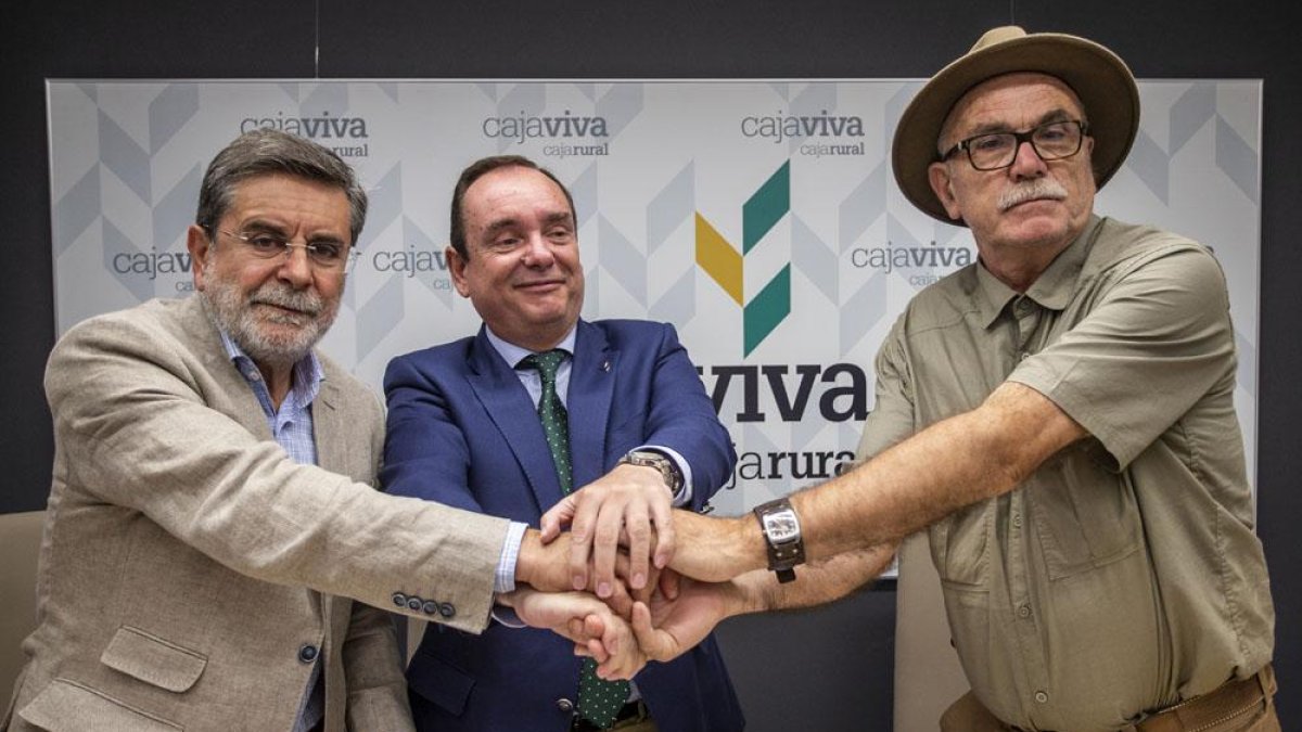 Gutiérrez, Sobremonte y Carbonell tras la firma del convenio.-SANTI OTERO