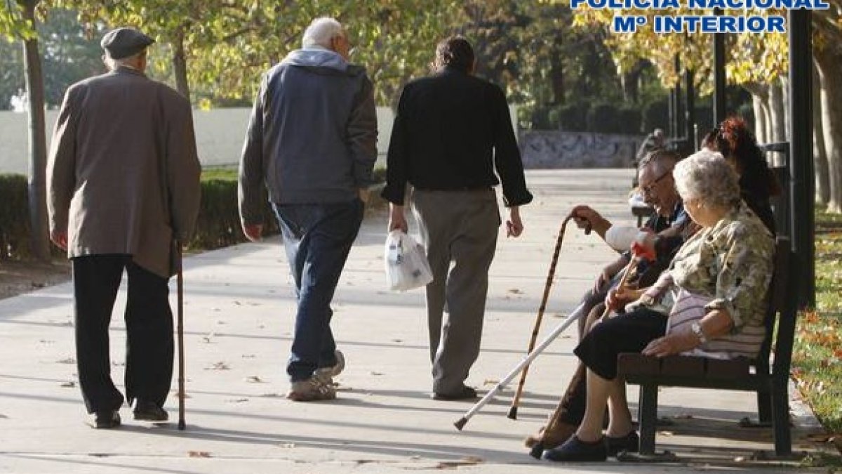 El detenido se hacía pasar por vecino de personas mayores para pedirles dinero. POLICÍA NACIONAL