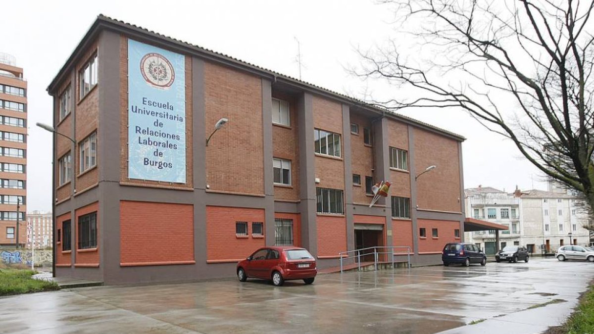 La Diputación forma parte del patronato que gestiona esta escuela universitaria, junto a otras instituciones.-ECB