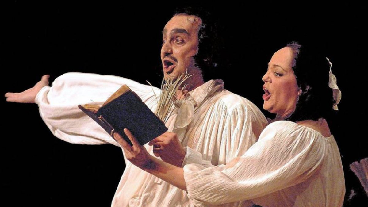 Francisco Negro y Mayte Bona en una escena de ‘El buscón’.-