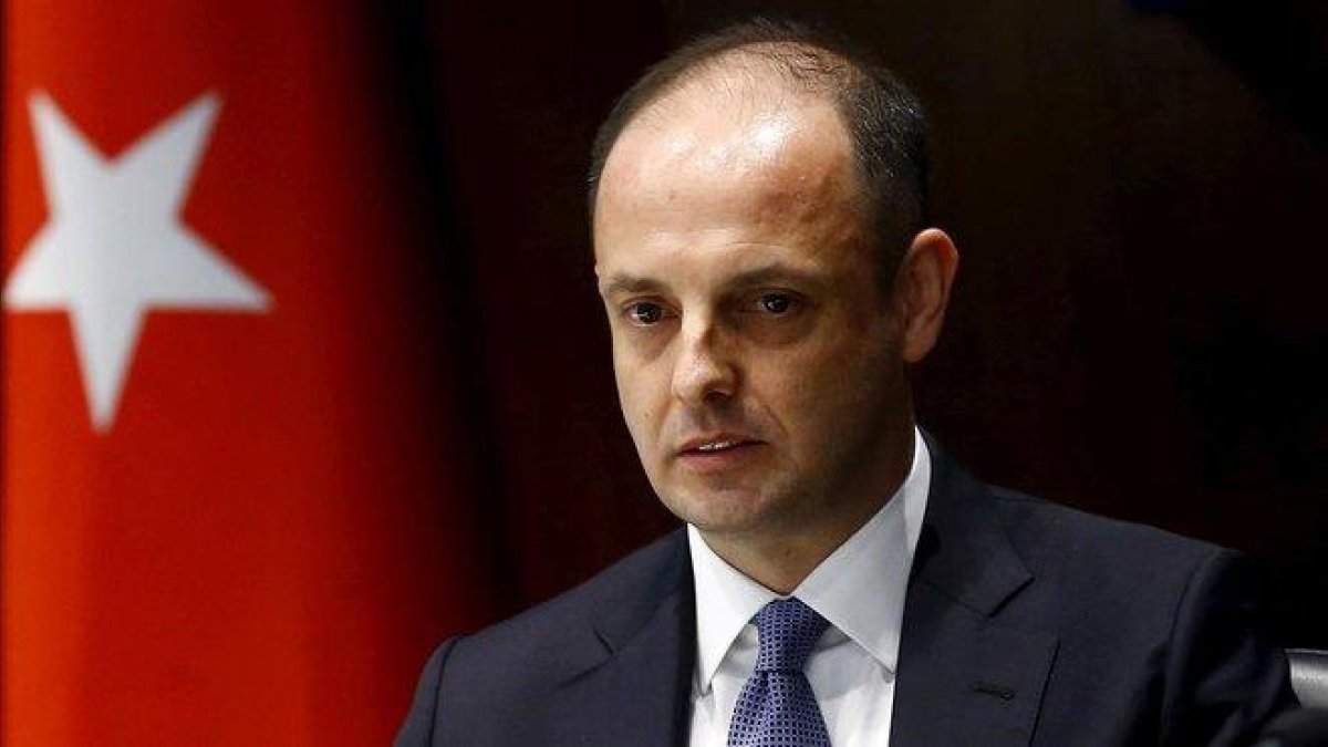 Murat Cetinkaya, interviene en un acto oficial en el 2016.-