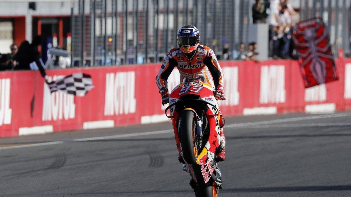 Marc Márquez celebra el título de campeón del mundo en el GP de Japón-REUTERS