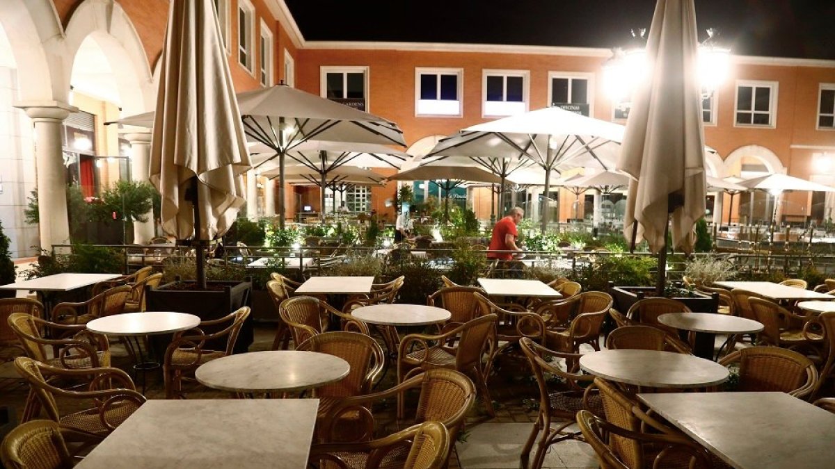 Una terraza de un restaurante durante la pandemia. E. M.