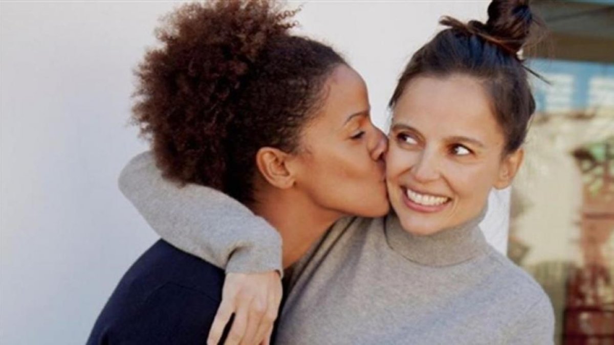 Elena Anaya y Tina Afagu.-