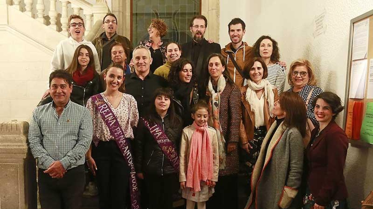 La Coral Vadillos evocó ayer a Antonio José en Las Bernardas por el 82 aniversario de su muerte.-Raúl Ochoa