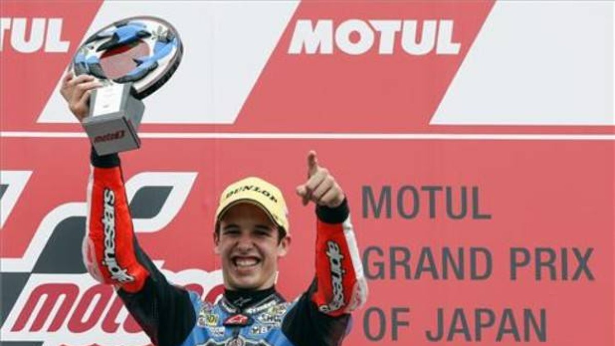 Álex Márquez celebrando su triunfo en Moto 3-EFE