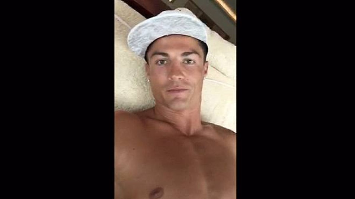 Una imagen del vídeo que Cristiano Ronaldo ha colgado en Twitter para sus fans.-