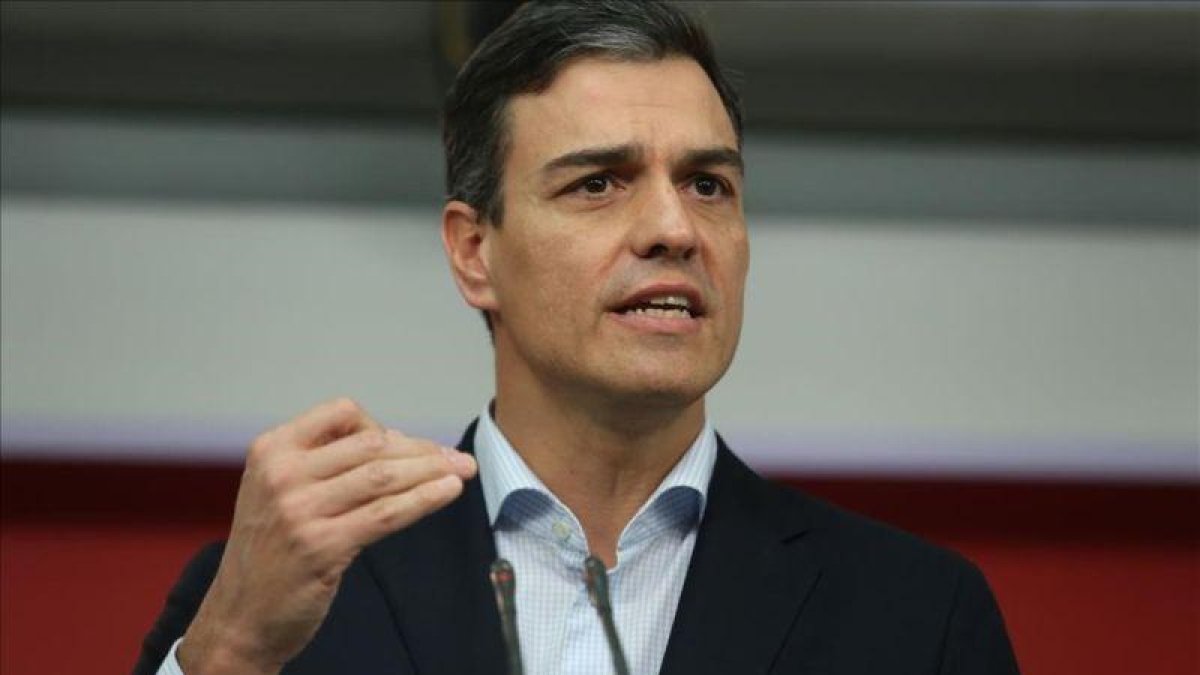 Pedro Sánchez, este lunes en la sede del PSOE.-DAVID CASTRO