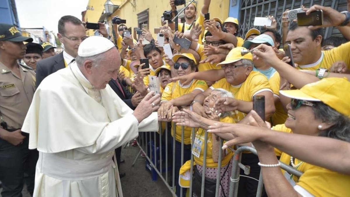 El Papa saluda a la multitud que le esperaba en Trujillo (Perú), el 20 de enero.-EFE / VATICAN MEDIA