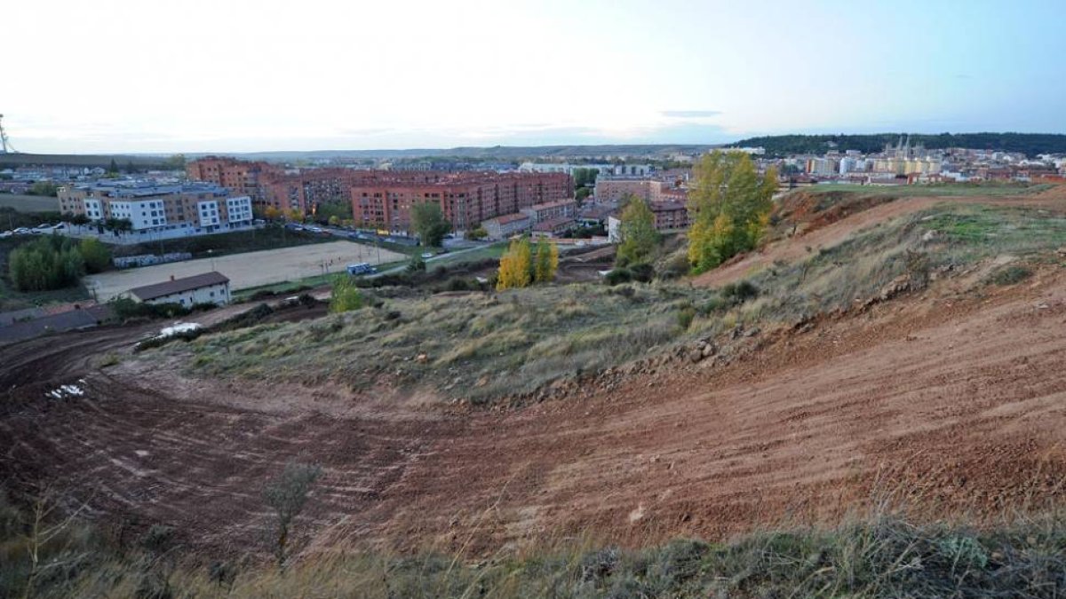Vista parcial del circuito desde el cerro de San Isidro con la plaza Aragón al fondo.-R. OCHOA