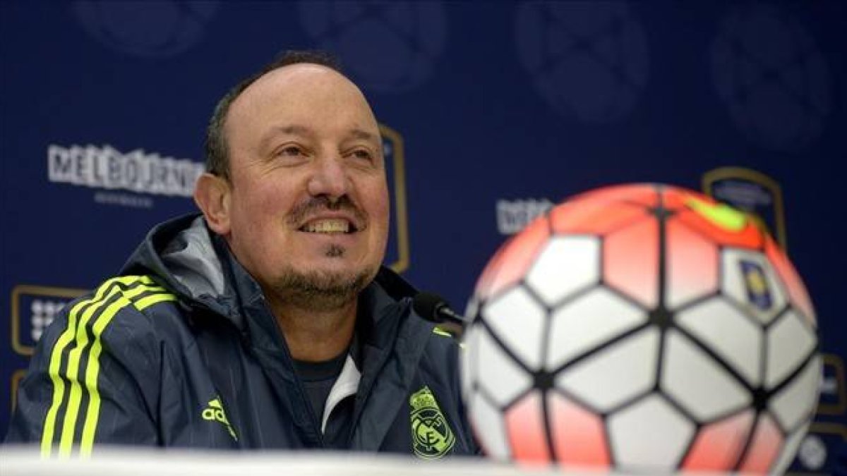 Rafa Benítez, en la rueda de prensa previa al primer partido de la pretemporada del Real Madrid, ante el Roma en Molbourne.-Foto: EFE / TRACEY NEARMY