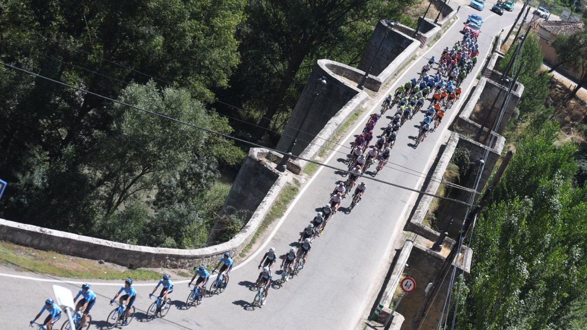 Imagen del pelotón durante el transcurso de la carrera en la edición del 2019. SANTI OTERO