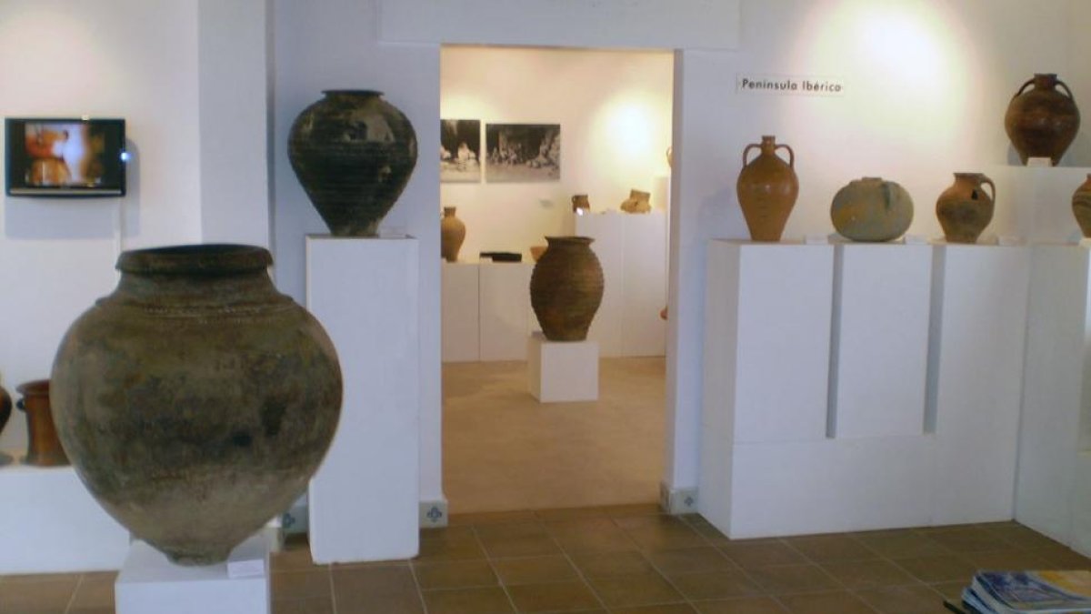 El Museo de Cerámica se encuentra en la calle San Agustín.-L. V.