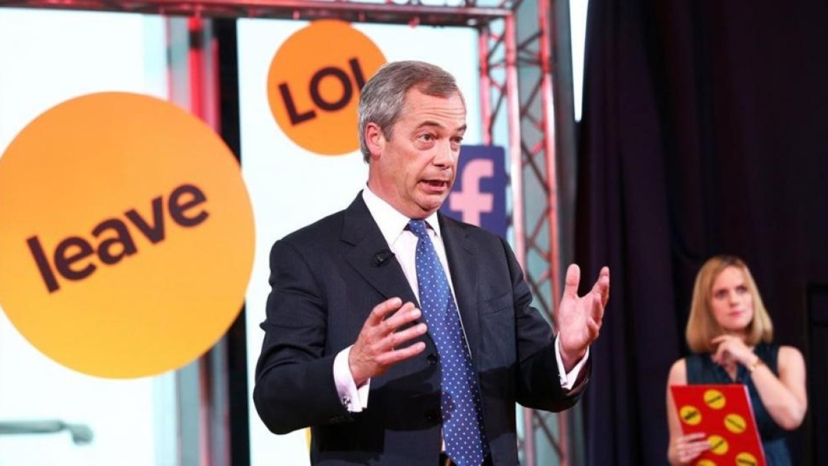 El euroescéptico Nigel Farage, líder del UKIP, participa en un debate sobre el 'Brexit', en Londres, el 10 de junio.-AFP / ADAM GRAY