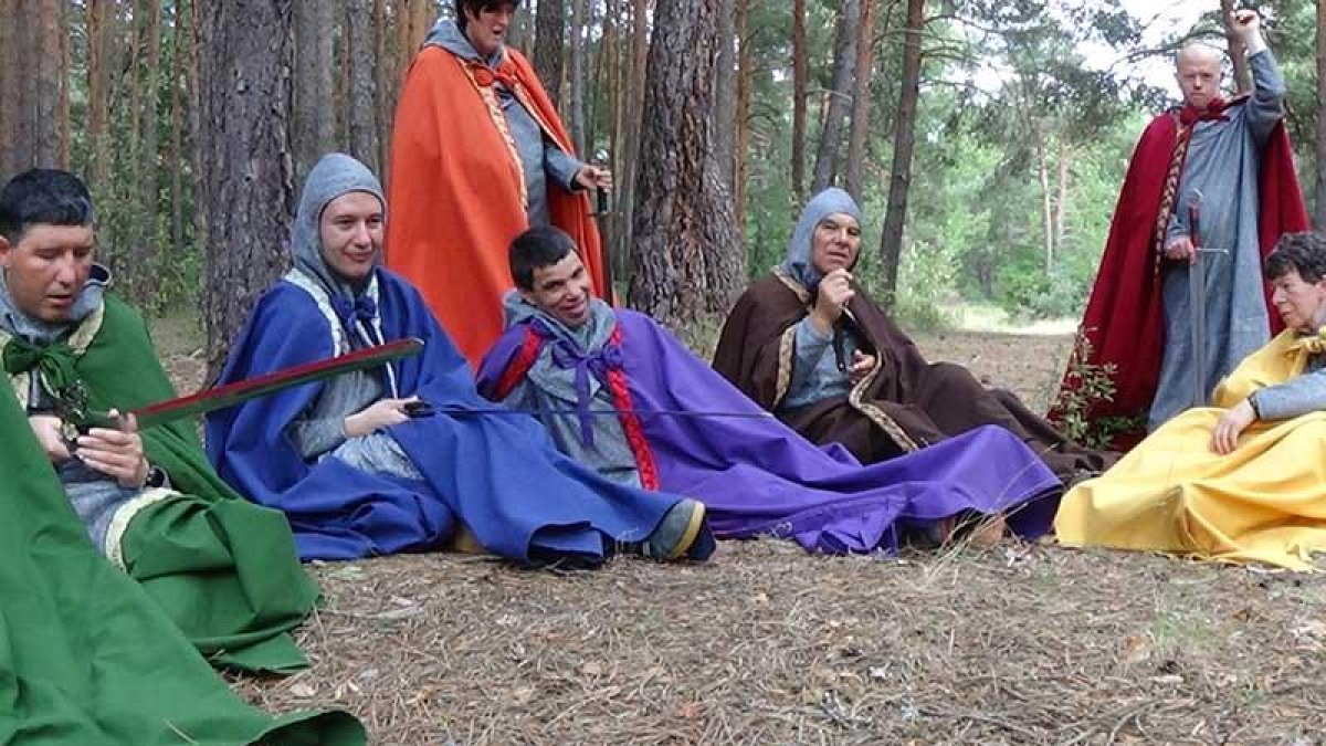 Actores de ‘Los siete infantes de Lara’ en pleno rodaje de la película que se estrena hoy.-ASPANIAS