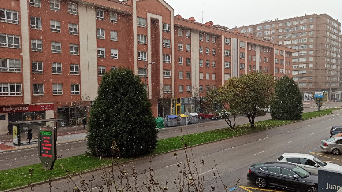Los primeros copos de nieve llegan a Burgos. ECB