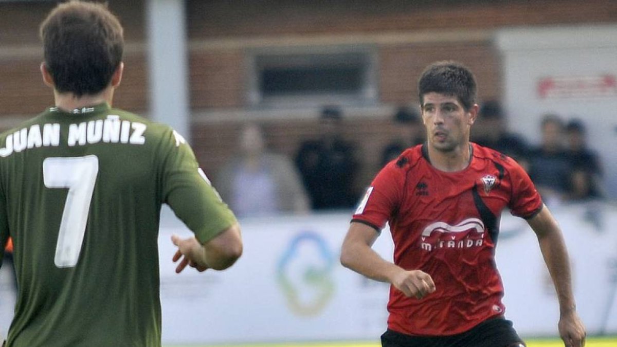 El Mirandés iniciará la liga ante su afición el 23 de agosto-J. E. Egurrola