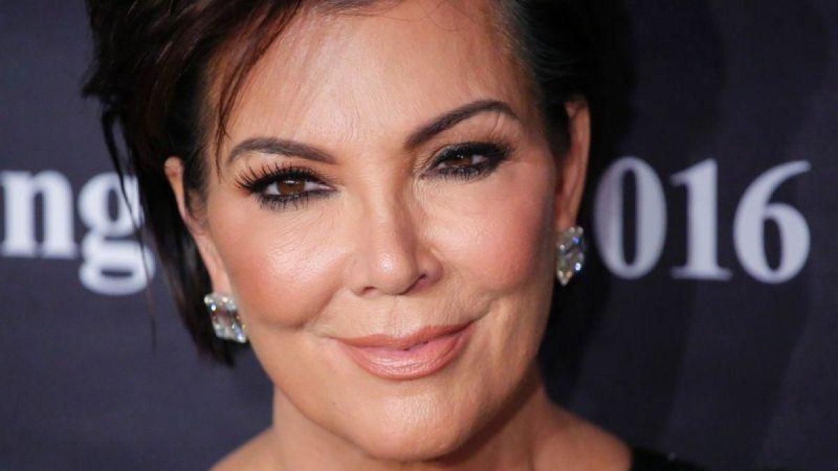 Kris Jenner posa en el Angel Ball 2016.-AFP / KENA BETANCUR