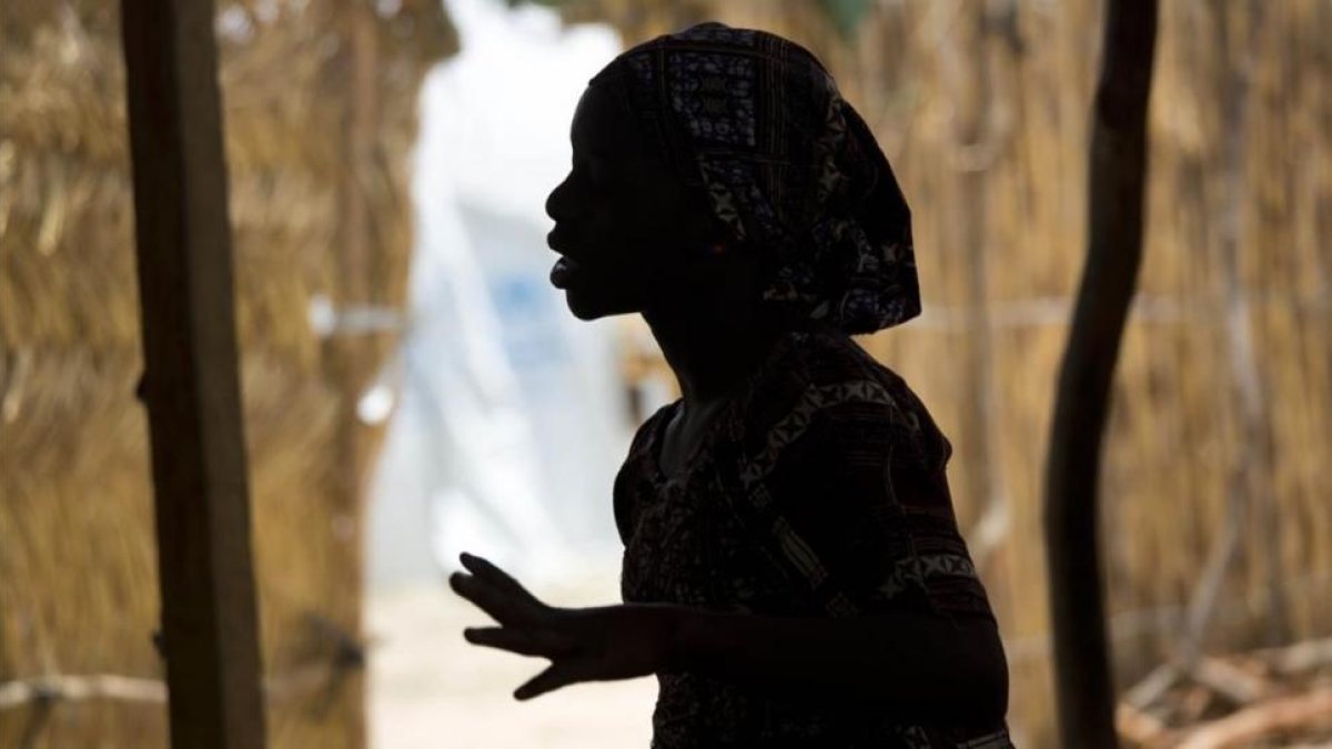 Una chica nigeriana de 15 años en un campamento del norte del país.-KAREL PRINSLOO