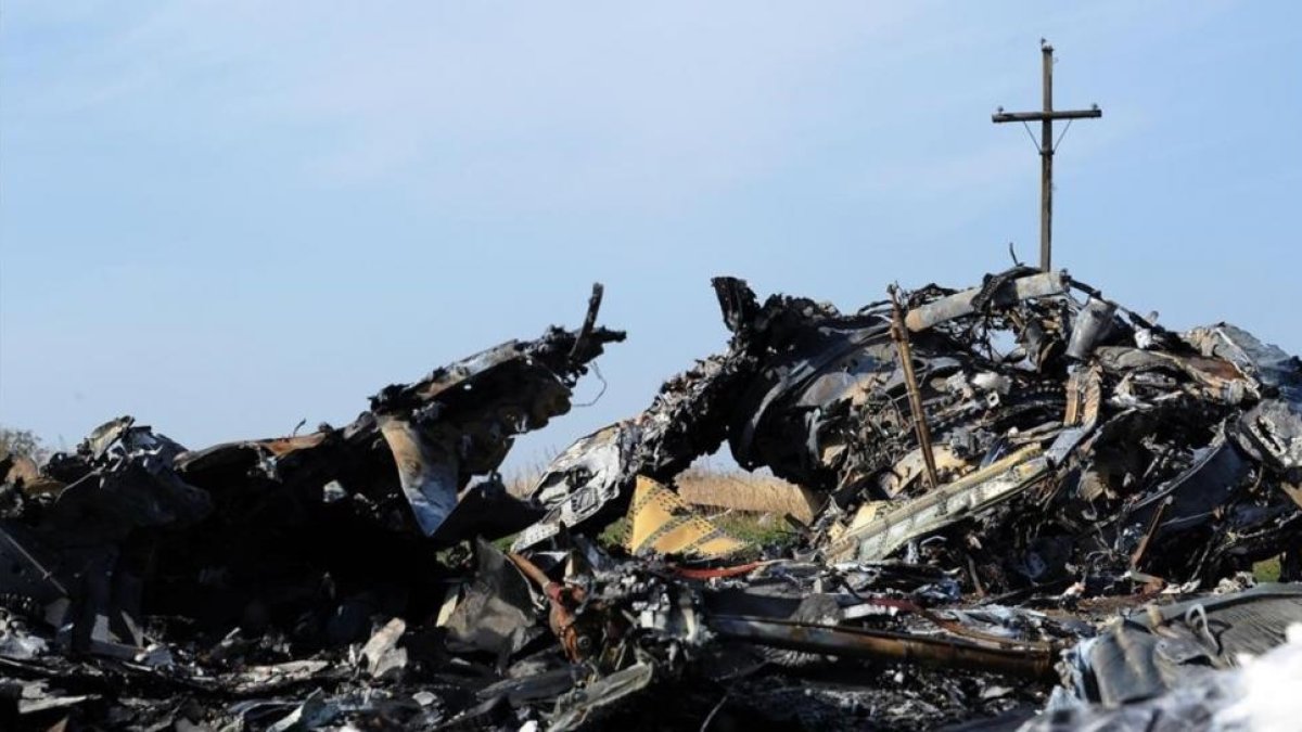Restos del avión de Malaysia Airlines que fue derribado en Ucrania.-DOMINIQUE FAGET