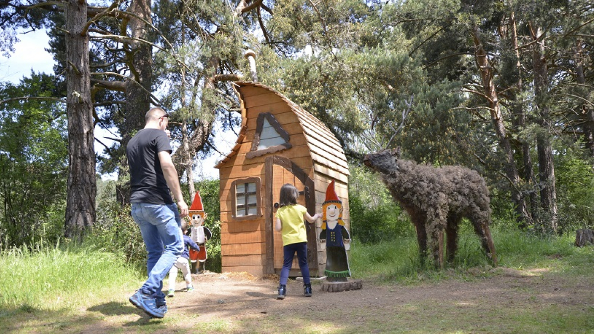 <p> turismo-familia-2 </p>