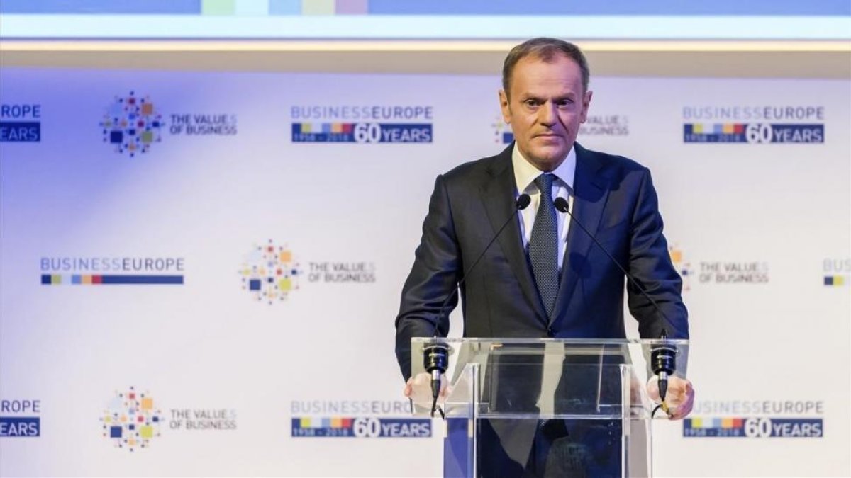Donald Tusk, en un acto en Bruselas, antes de viajar a Londres.-AP