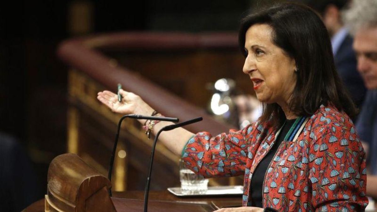 Margarita Robles en la tribuna del Congreso.-JAVIER LIZÓN (EFE)