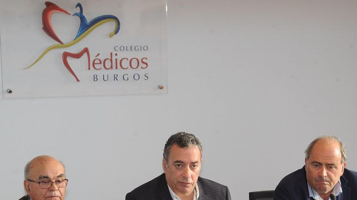 José Pérez Villoria, Joaquín Fernández Valderrama y José Herrero Roa.-ISRAEL L. MURILLO
