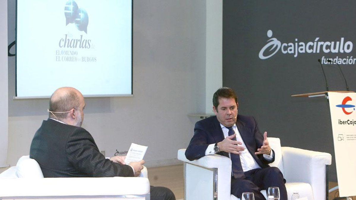 Ricardo García Ureta y Gerardo Cuerva durante la charla.-RAÚL G. OCHOA