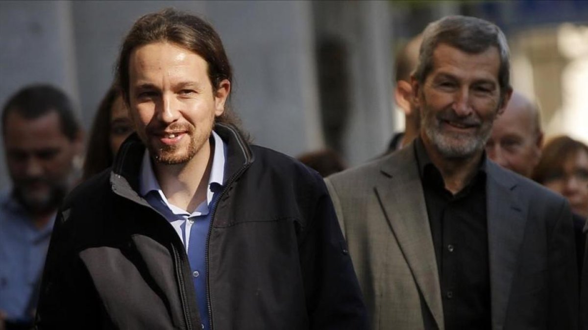 Pablo Iglesias y el exJemad, Julio Rodríguez, en 2015.-/ JOSÉ LUIS ROCA