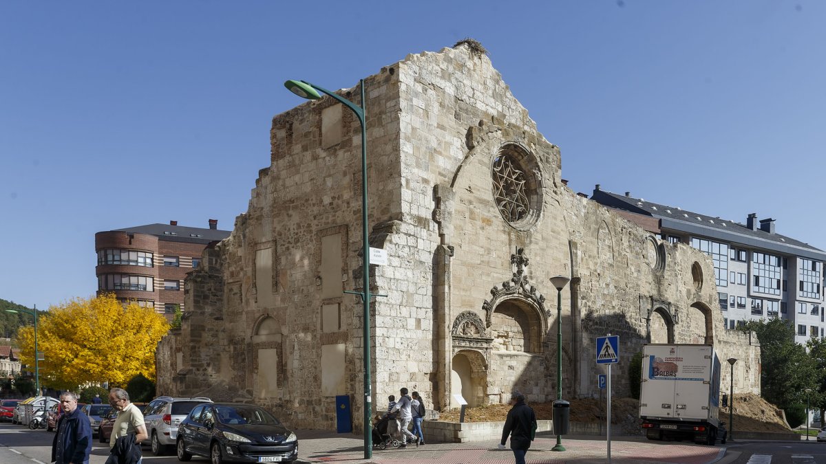 El convento de San Francisco, del que se conservan algunos paramentos, es de estilo gótico. SANTI OTERO