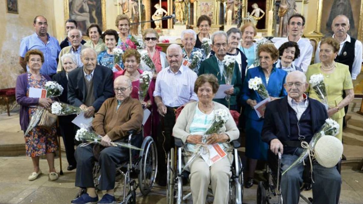 La fiesta tuvo un especial recuerdo con los veteranos del lugar que superaban los 85 años de edad-R. P. L.