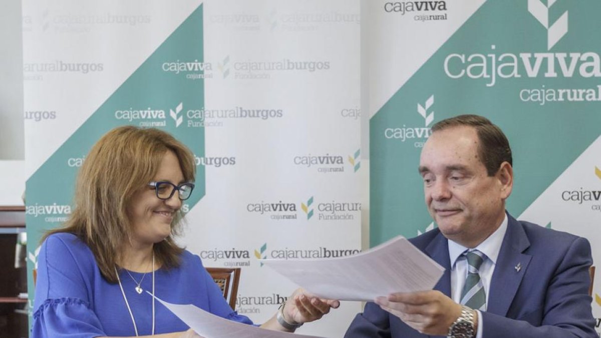 González y Sobremonte, durante la firma del convenio.-SANTI OTERO