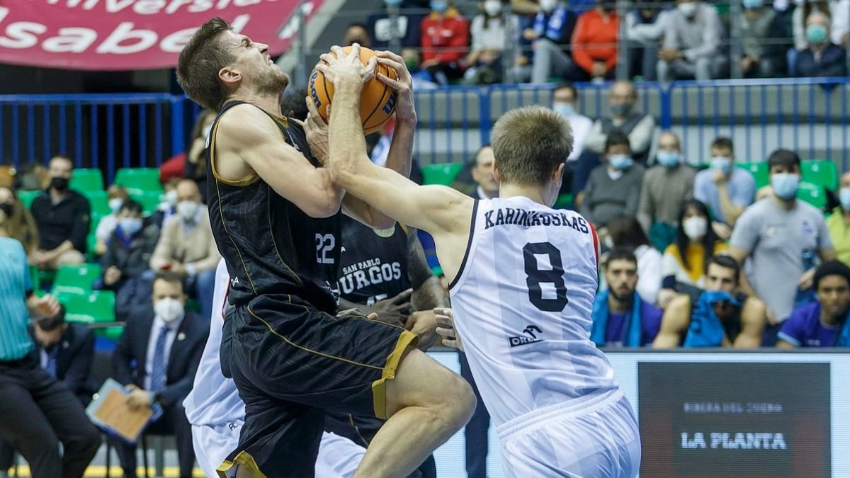 Rabaseda, muy luchador en todo el encuentro. SANTI OTERO